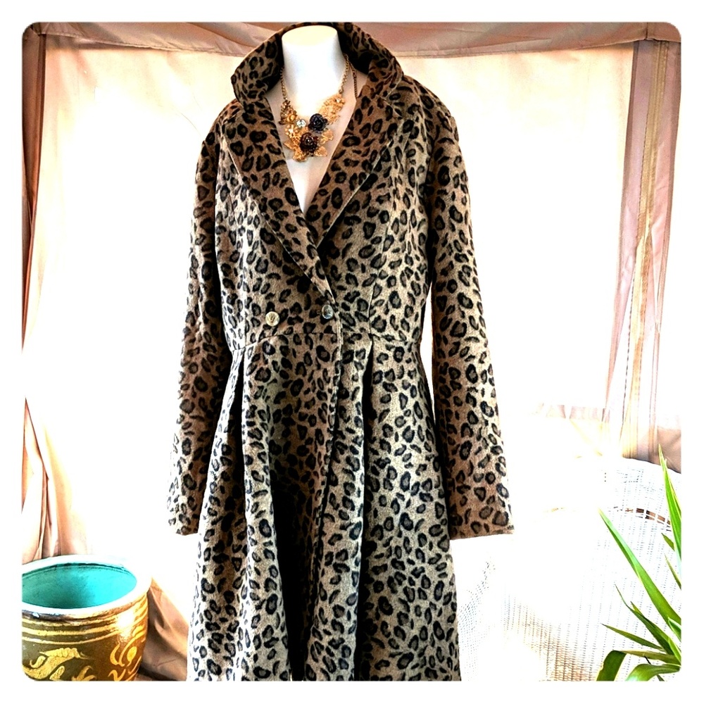 Champagne and Strawberry leopard coat sz 12